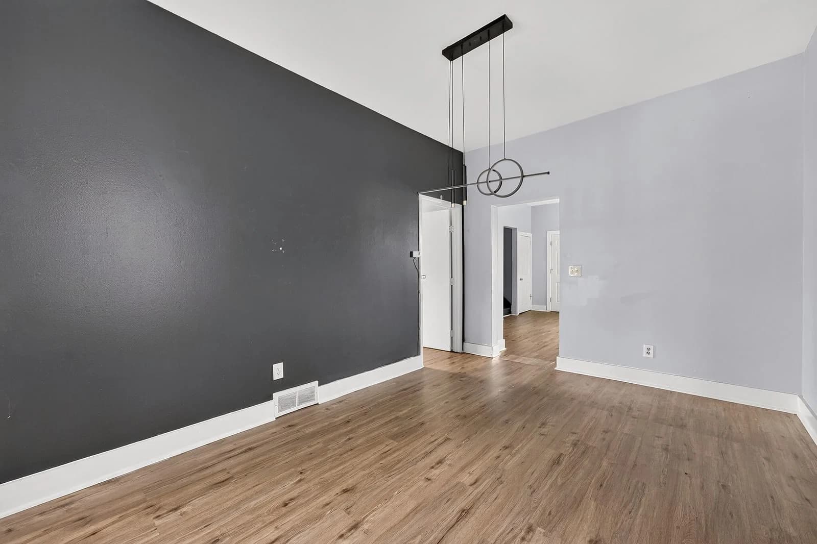216 Center St 4
