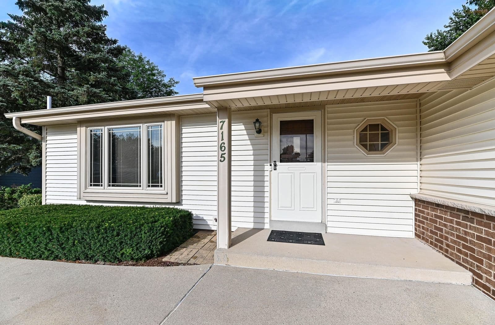 7165 Tifton Dr, Franklin, WI 53132 2
