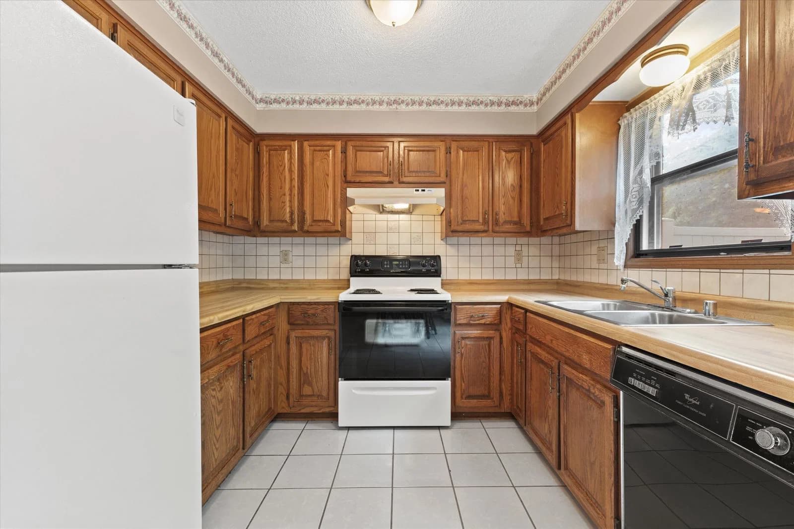 8173 Legend Dr, Franklin, WI 53132 3