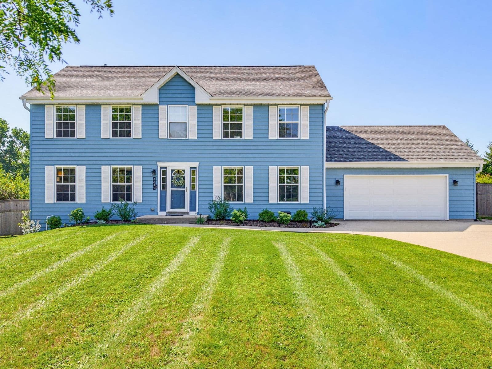 4645 Sherwood Dr, Franklin, WI 53132