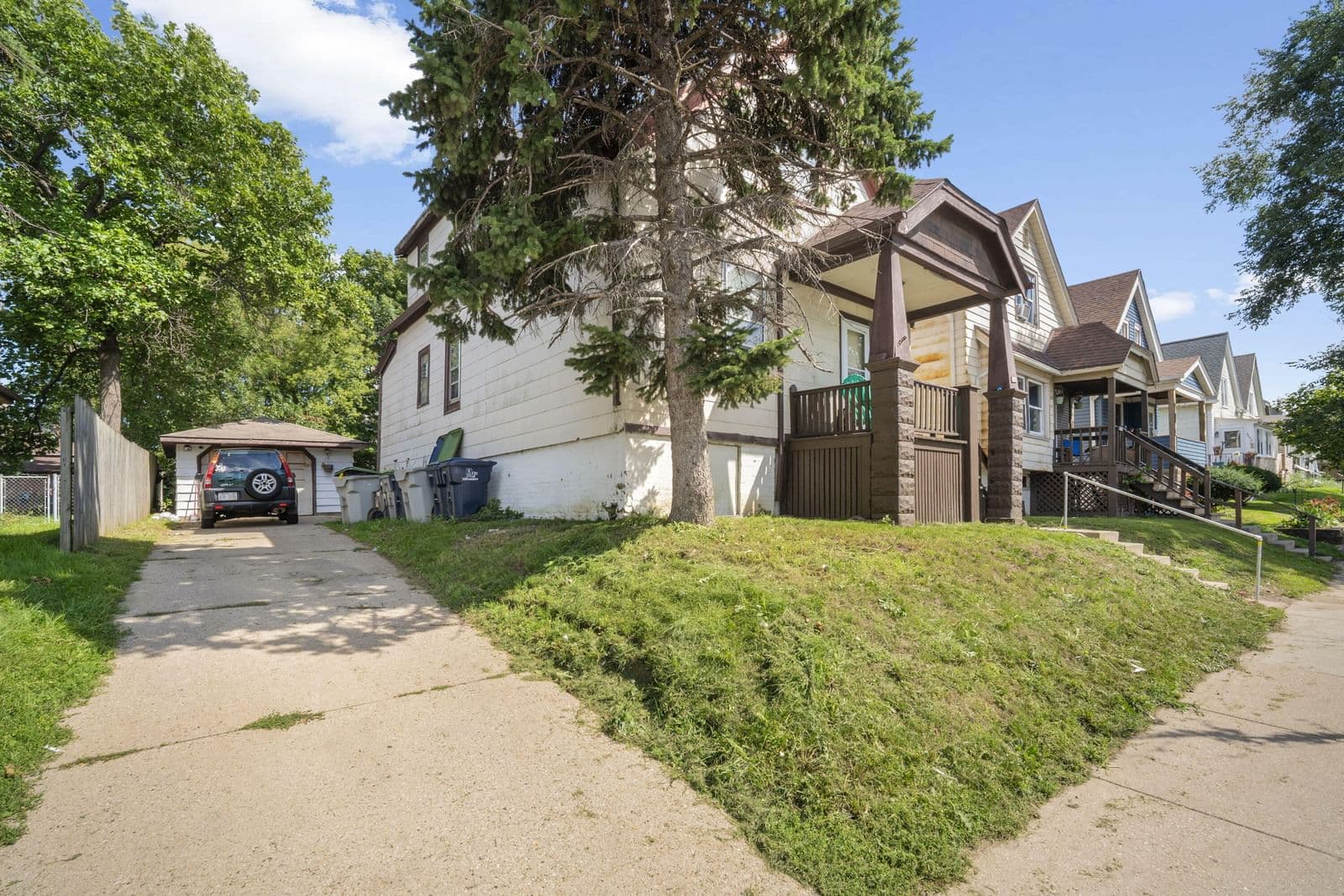 2426 35th St, Milwaukee, WI 53215 2