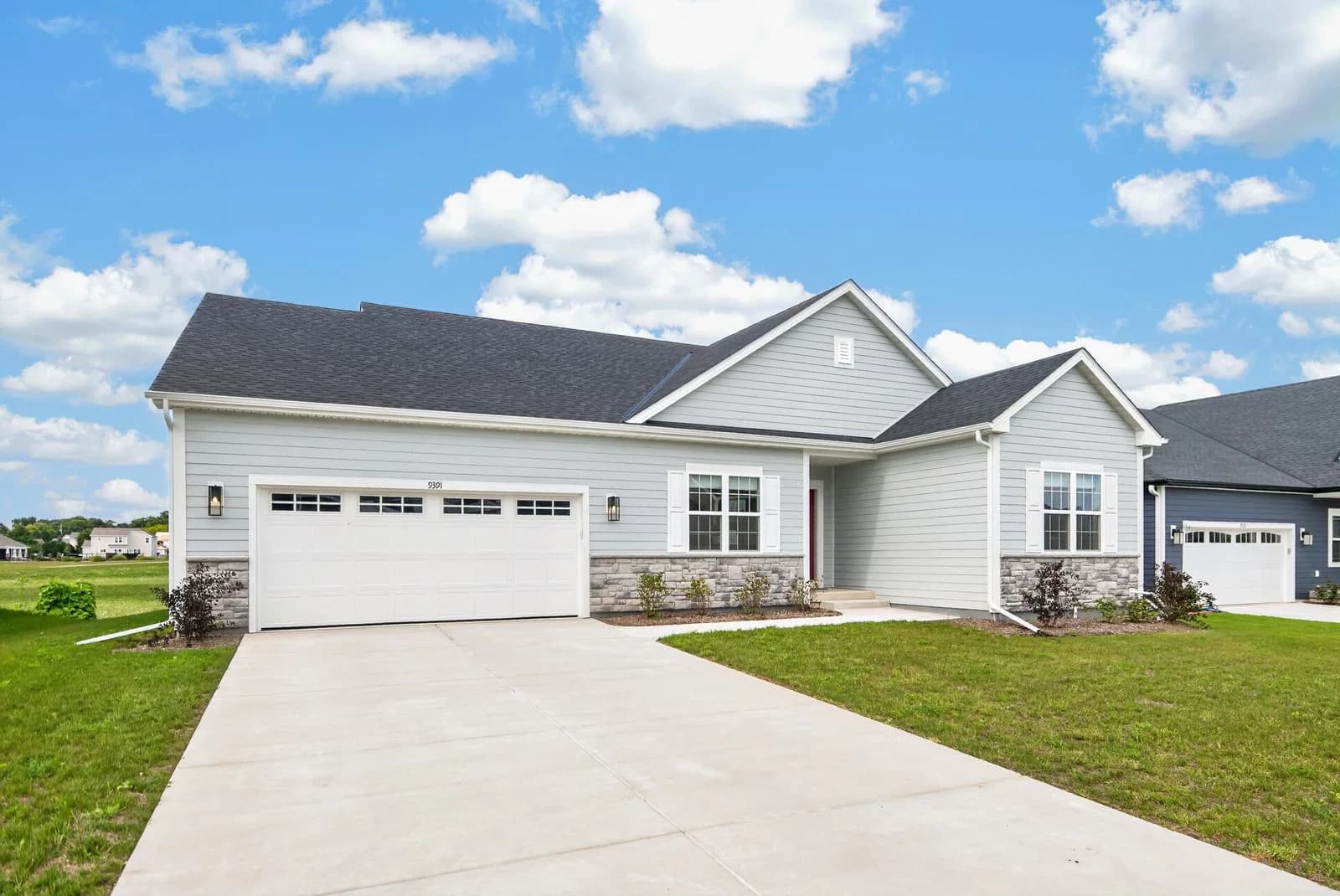 9391 Parkside Ln, Franklin, WI 53132