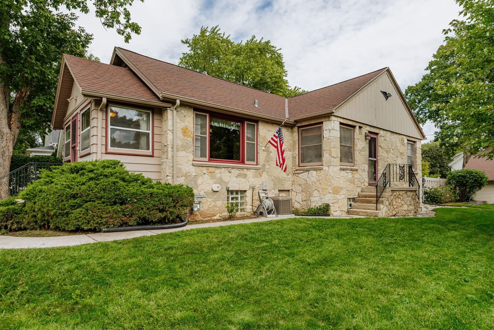 1972 90th St, West Allis, WI 53227 2