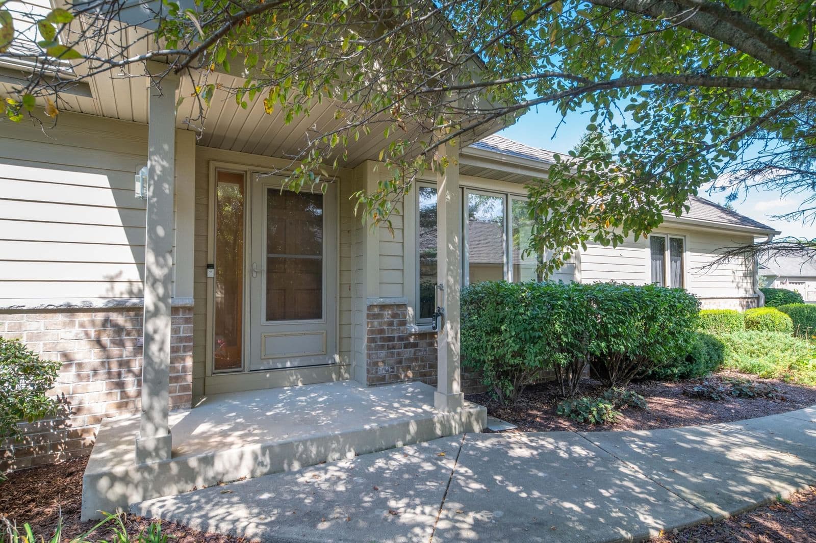 7043 Lannonstone Ct, Franklin, WI 53132 2