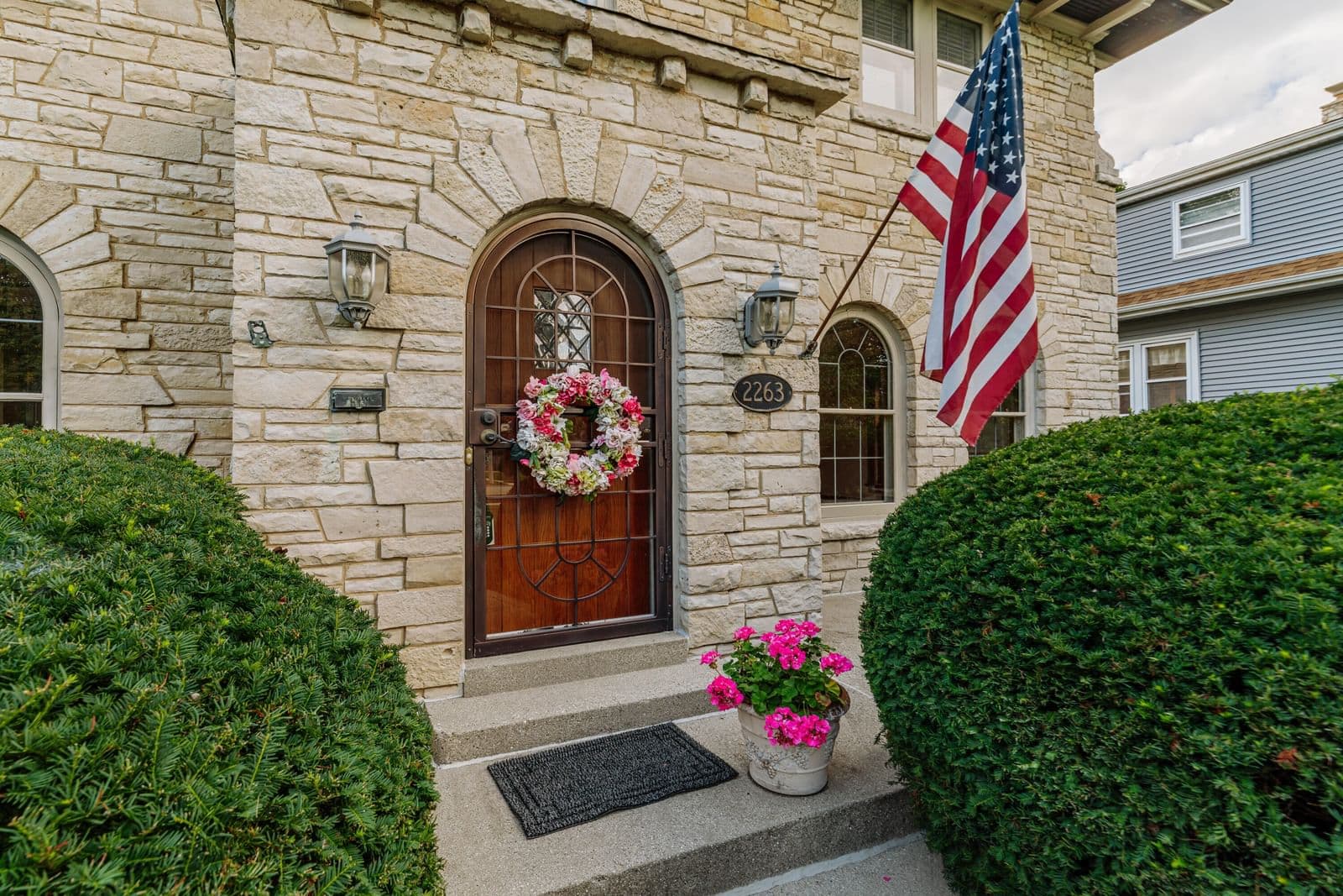 2263 Ludington Ave, Wauwatosa, WI 53226 3