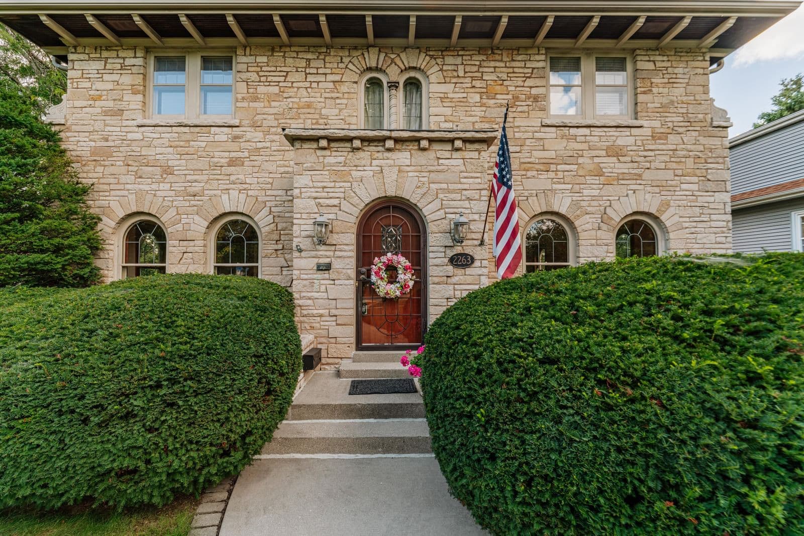 2263 Ludington Ave, Wauwatosa, WI 53226 2