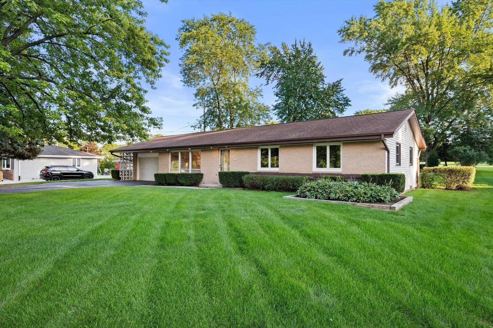 1501 Fitzsimmons Rd 4