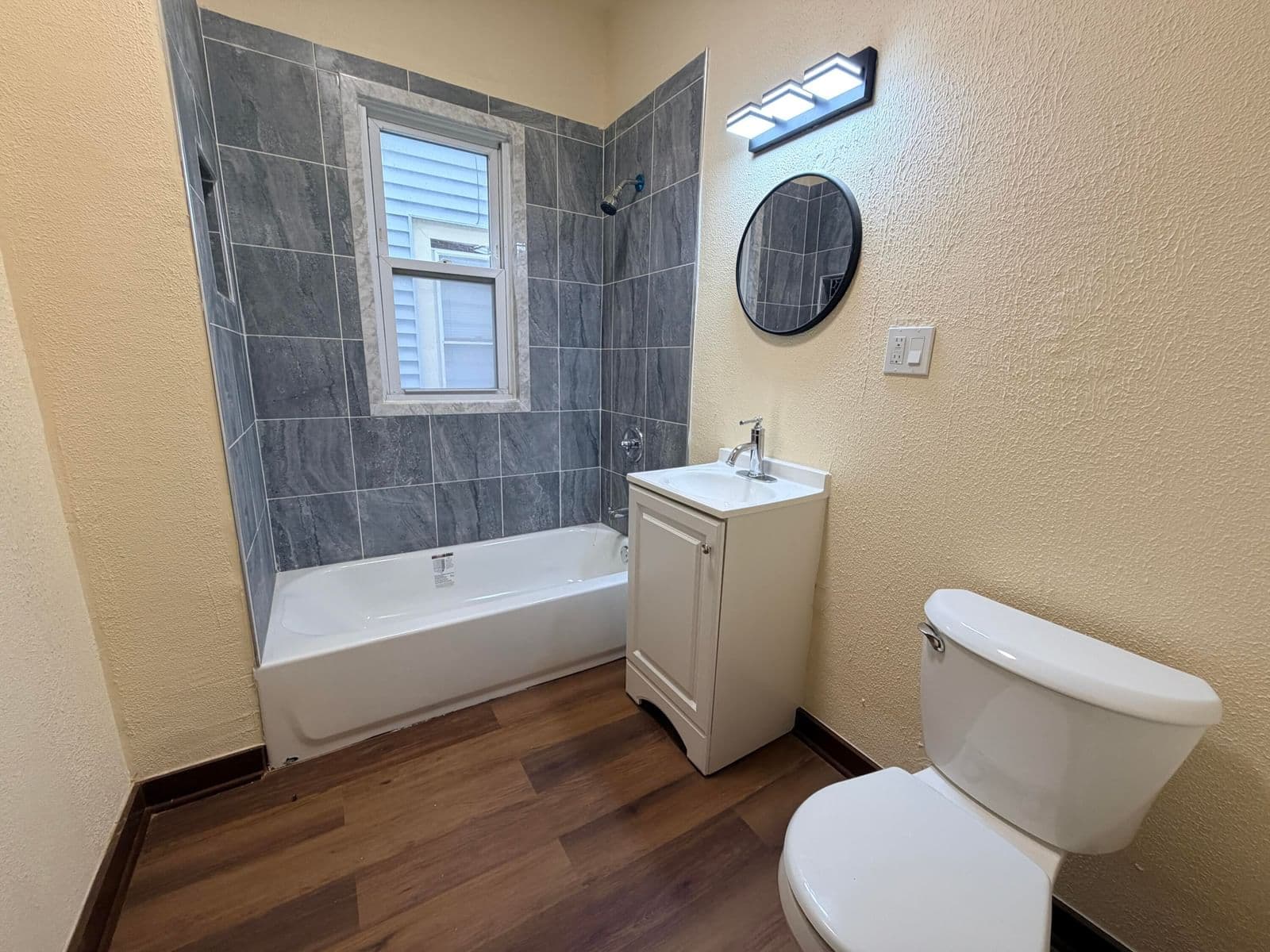 2022 Keefe Ave, Milwaukee, WI 53206 3