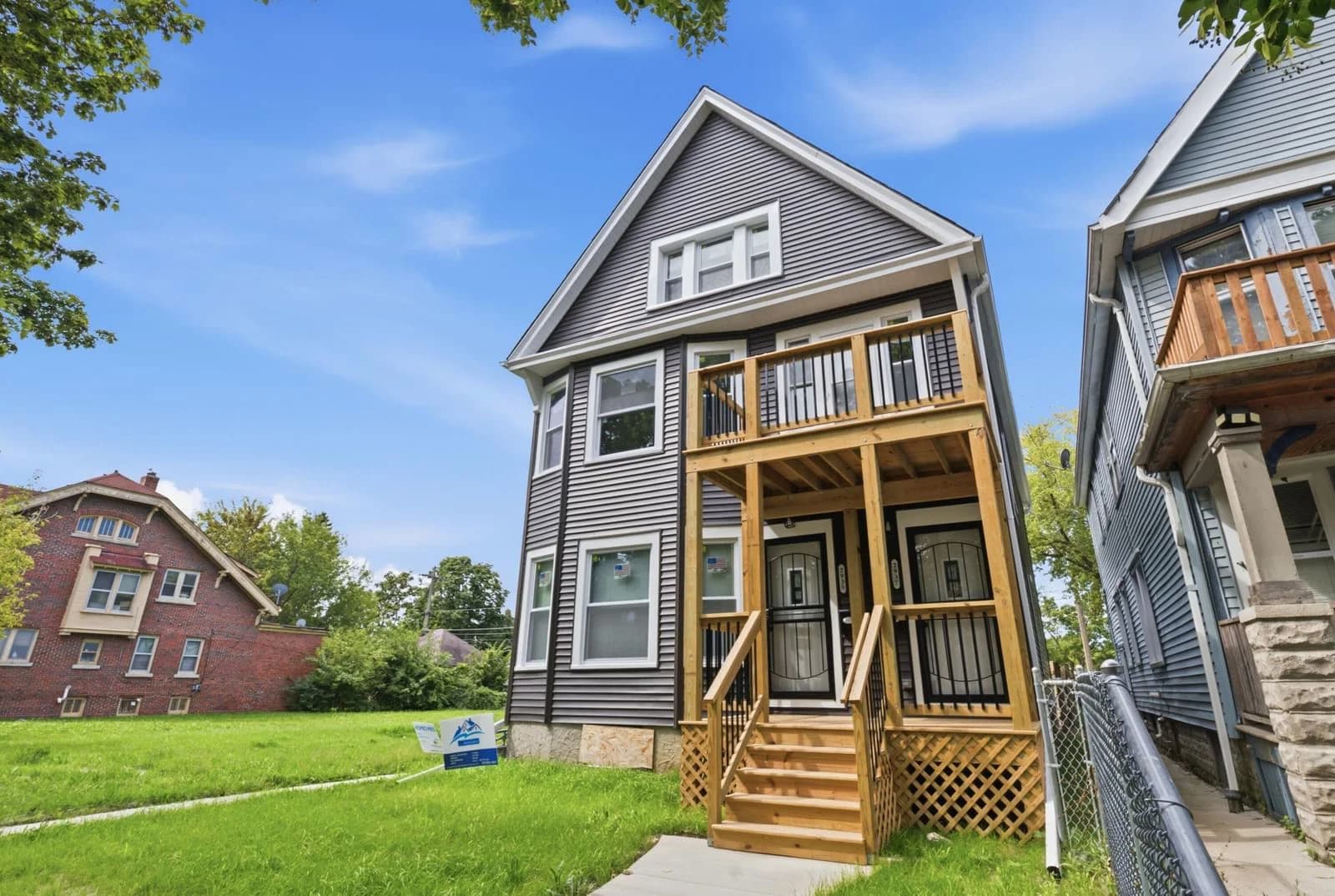 2935 28th St, Milwaukee, WI 53210 2