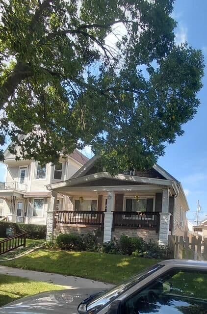 3253 8th St, Milwaukee, WI 53215 2