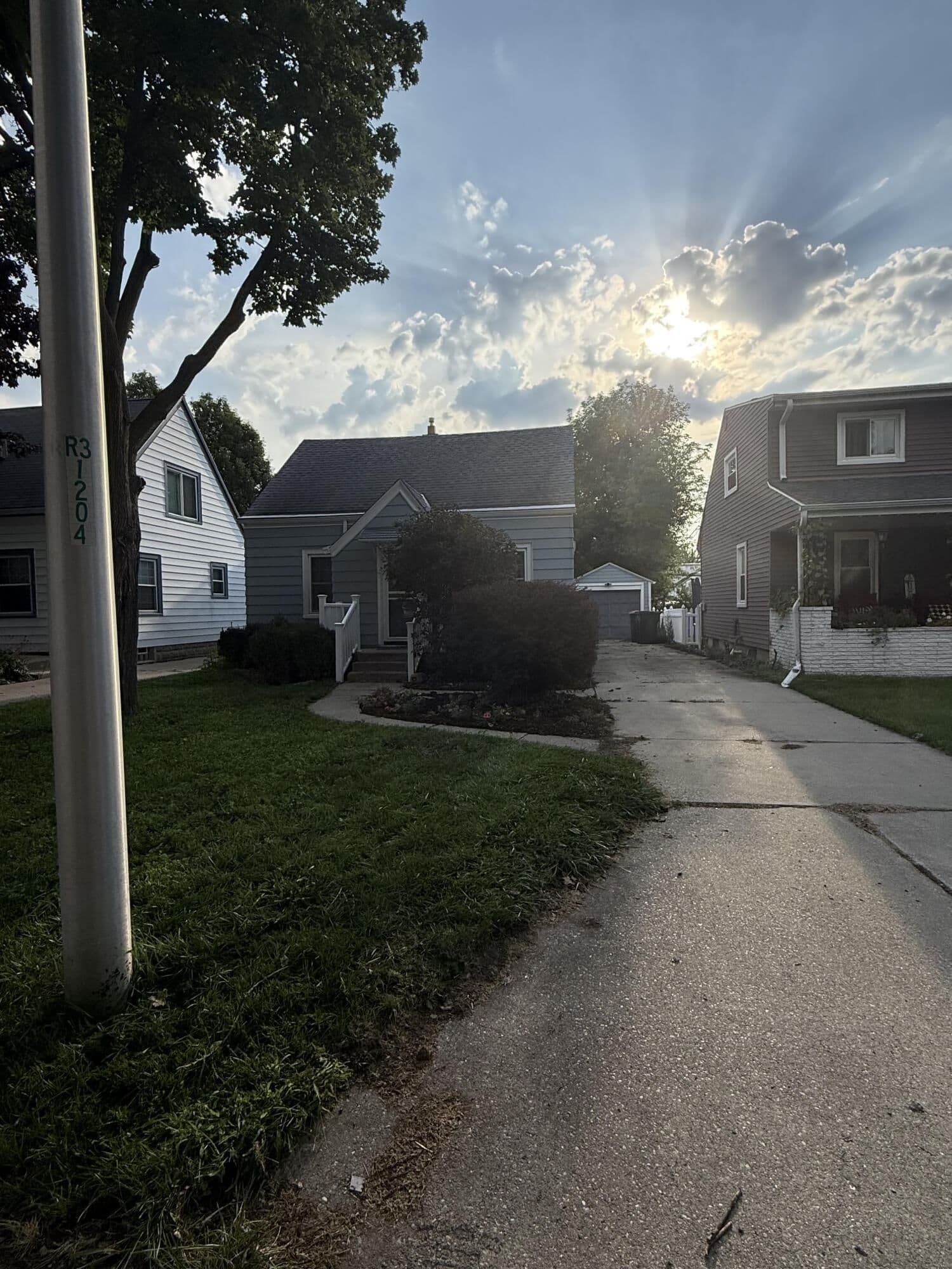 1204 110th St, West Allis, WI 53214