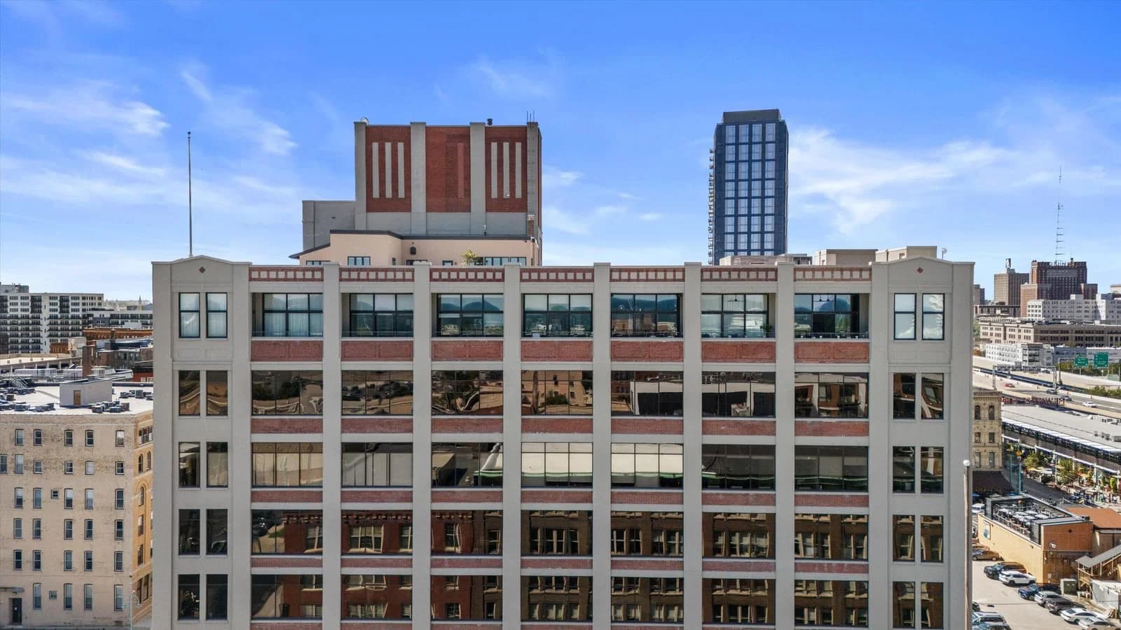 320 Buffalo St, Milwaukee, WI 53202 2