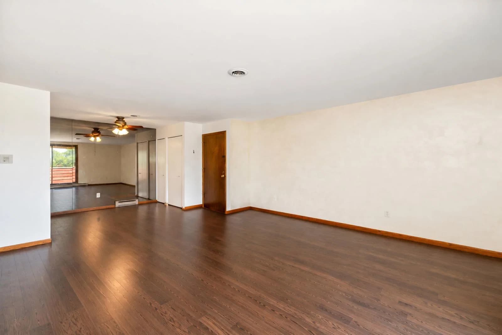 10345 Whitnall Edge Dr, Franklin, WI 53132 2