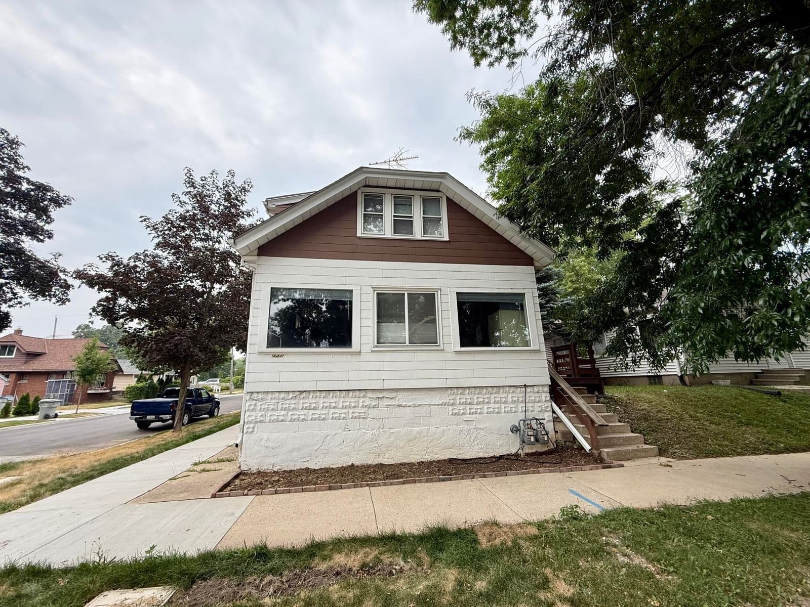 337 66th St, Milwaukee, WI 53214 2