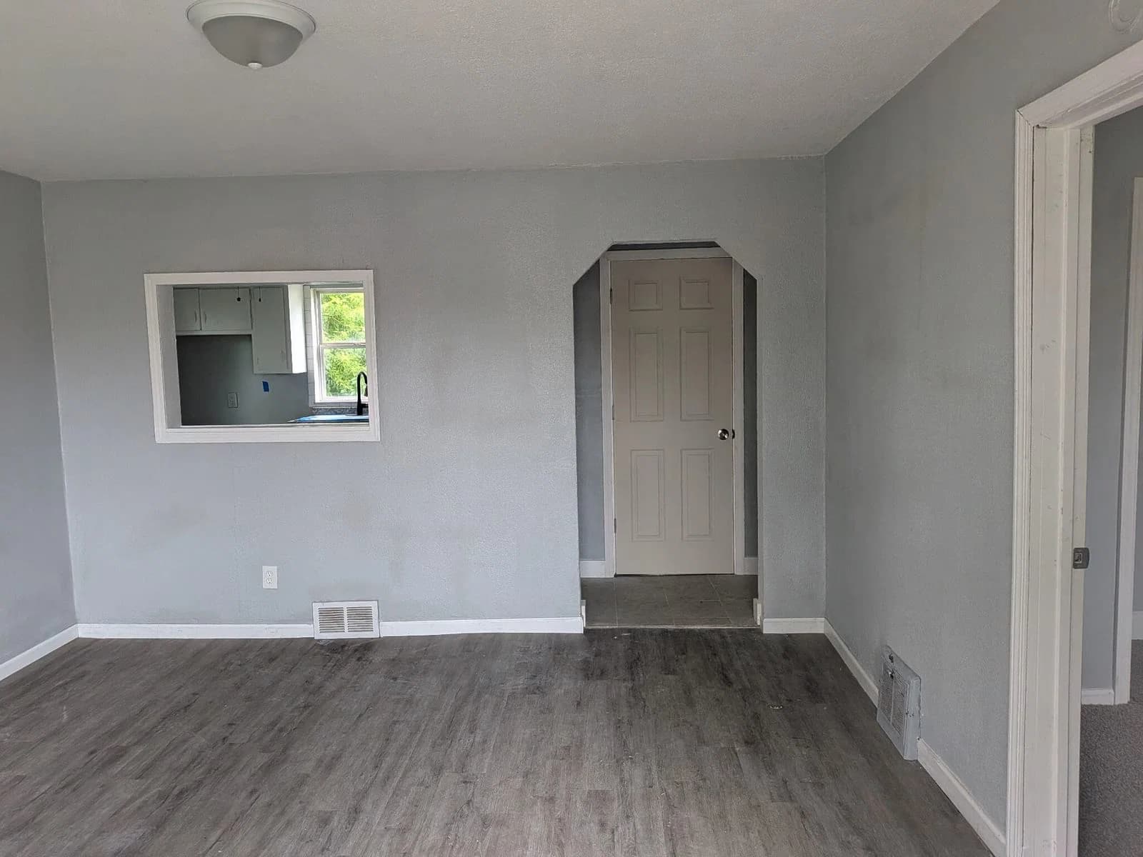 4323 Fairmount Ave, Milwaukee, WI 53218 3
