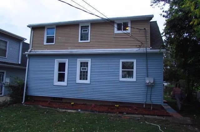 4323 Fairmount Ave, Milwaukee, WI 53218 2