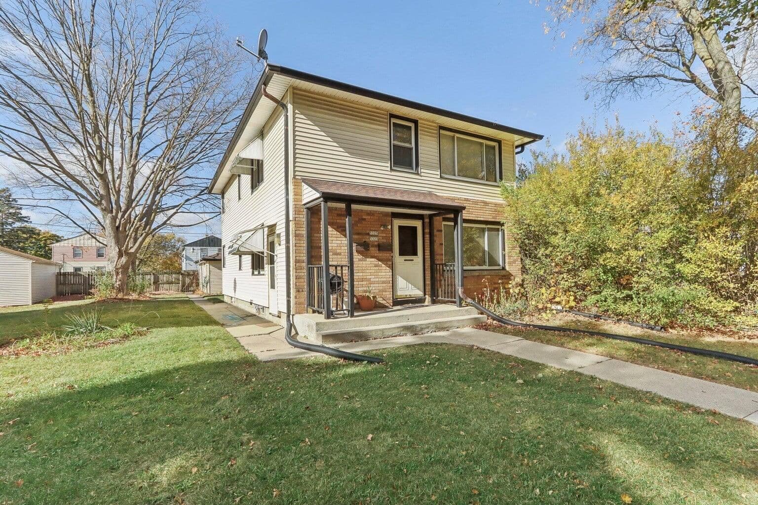 5323 27th St, Milwaukee, WI 53209 2