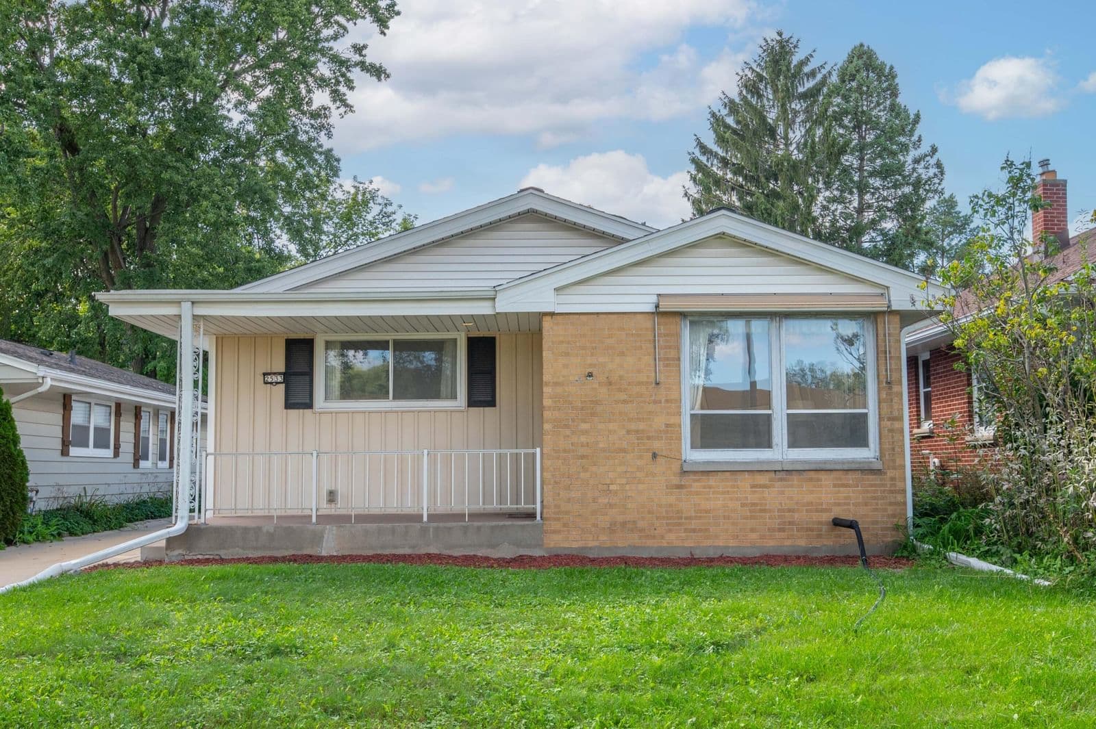 2533 113th St, Wauwatosa, WI 53226 2