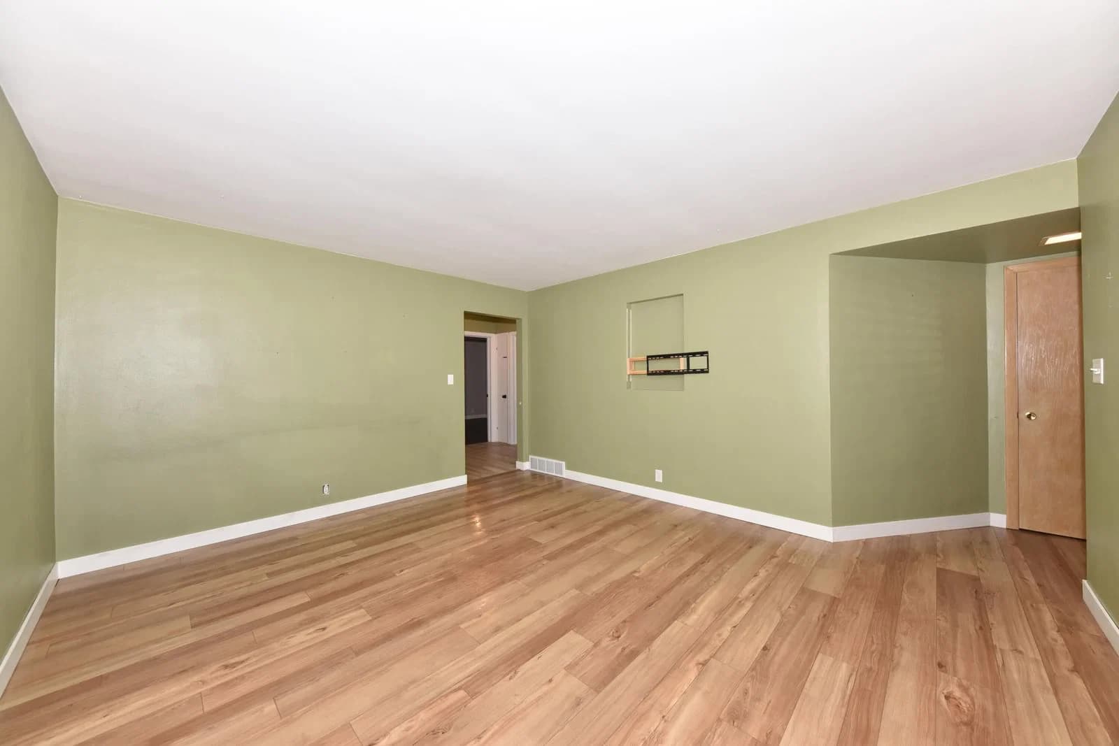 3229 56th St 4