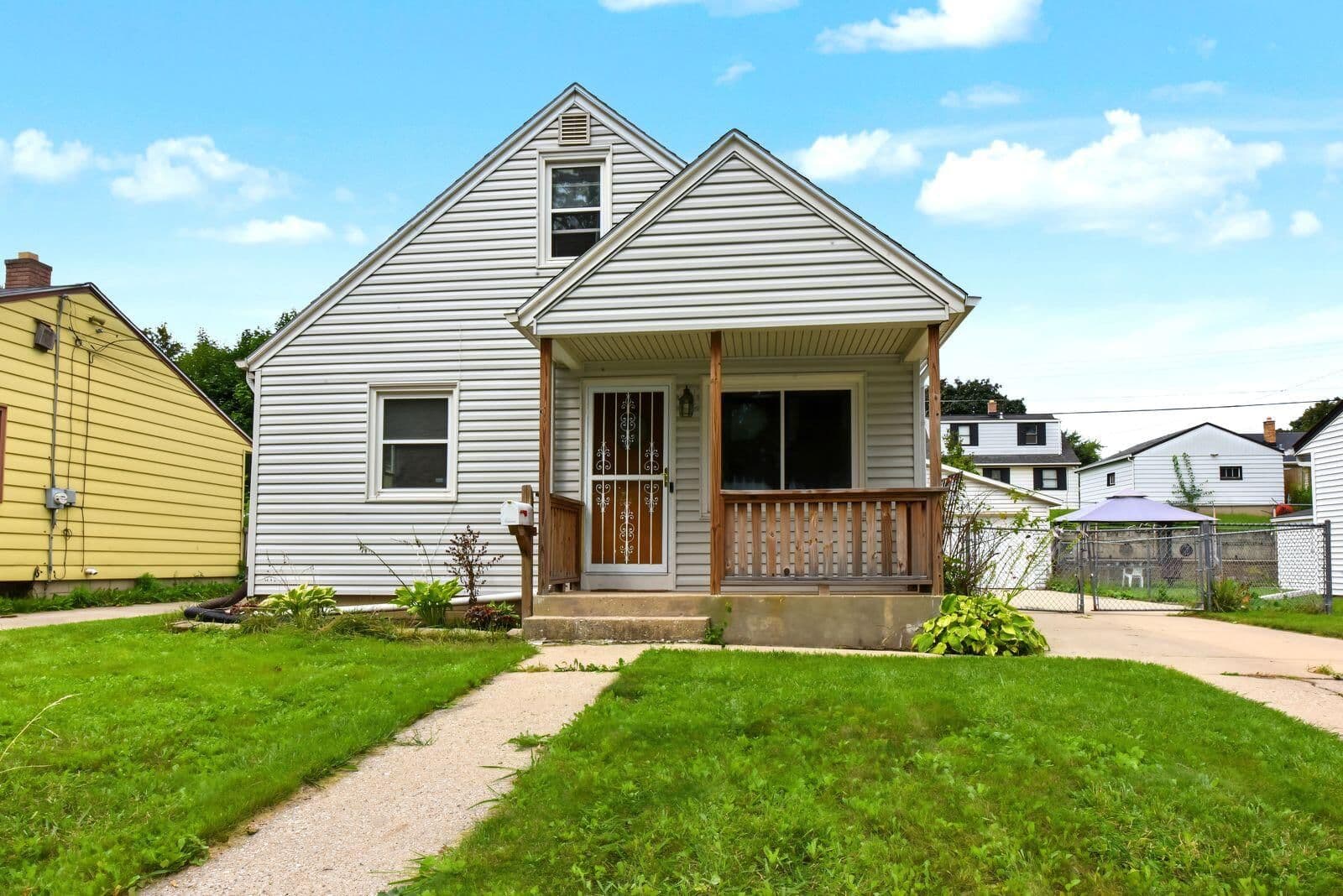 8048 Herbert Ave, Milwaukee, WI 53218