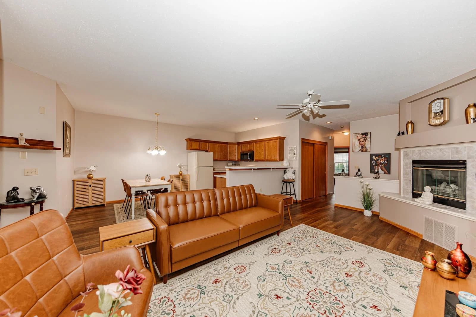 11200 Gilbert Ave, Wauwatosa, WI 53226