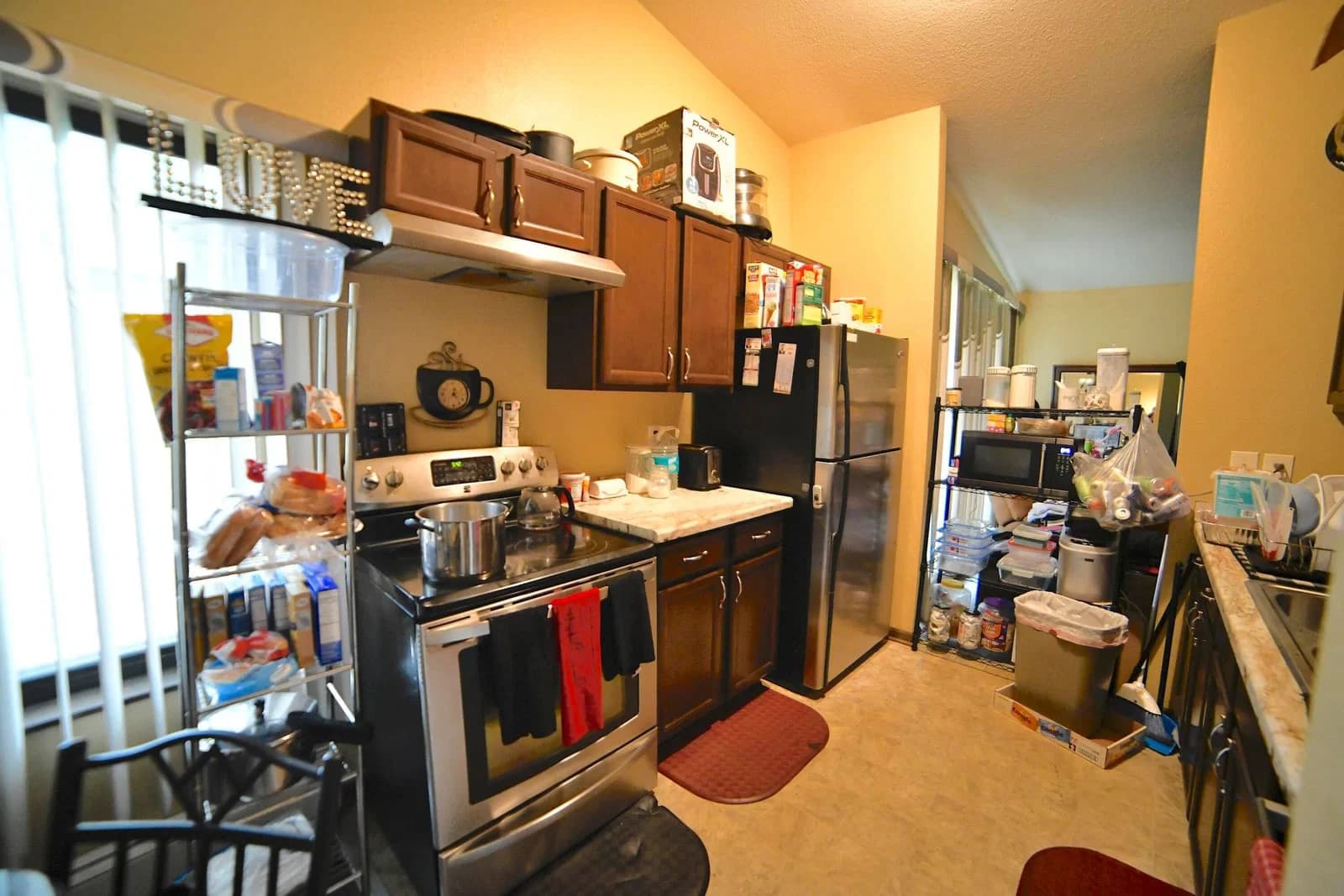 8647 Servite Dr, Milwaukee, WI 53223 2