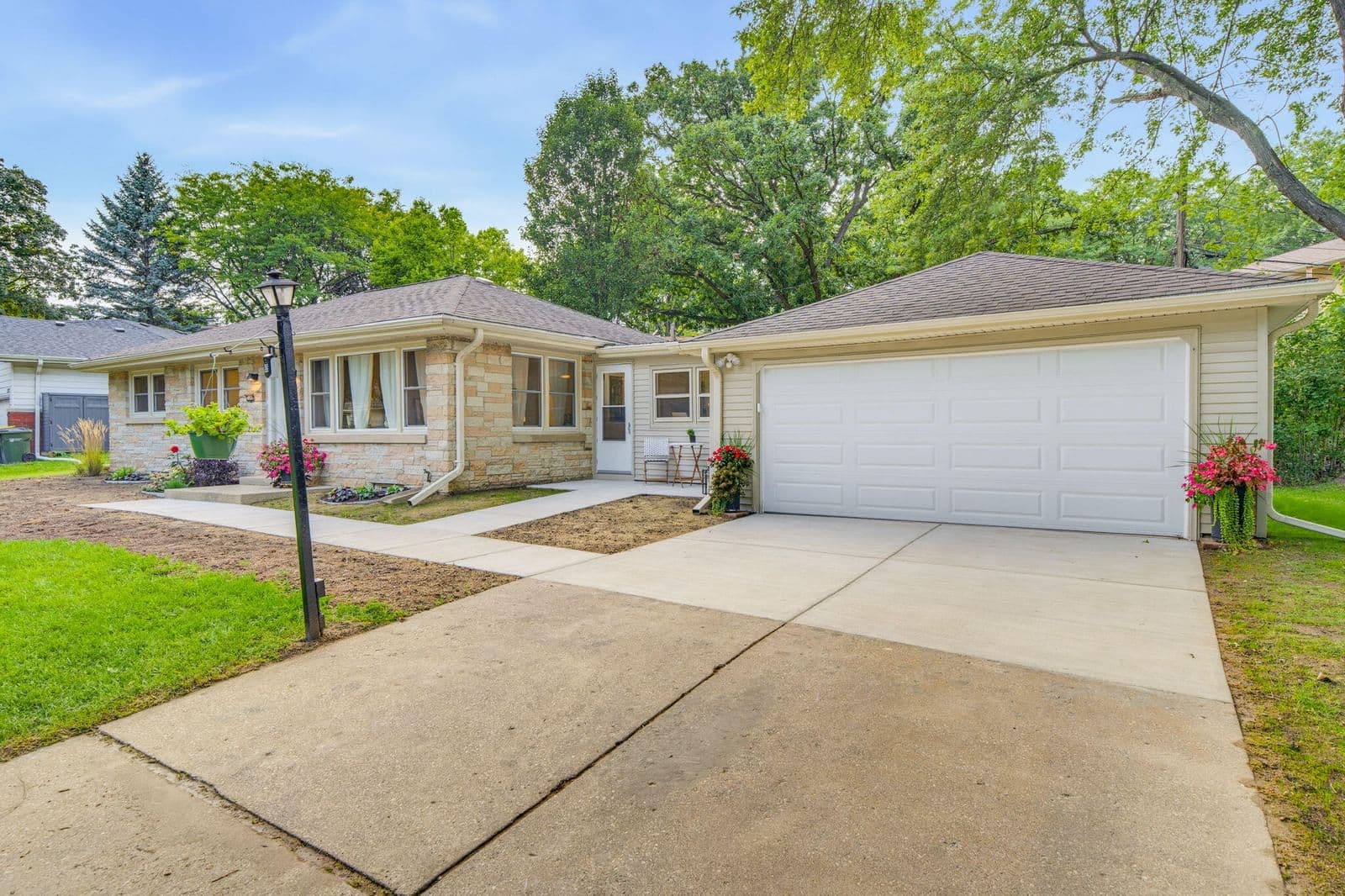 3285 Knoll Blvd, Wauwatosa, WI 53222 2