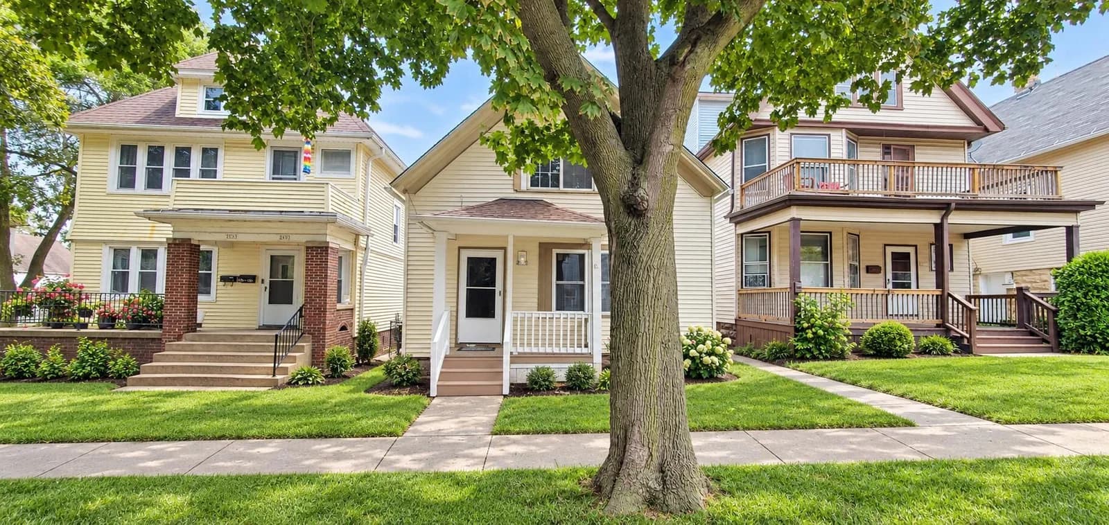 2563 8th St, Milwaukee, WI 53215 2