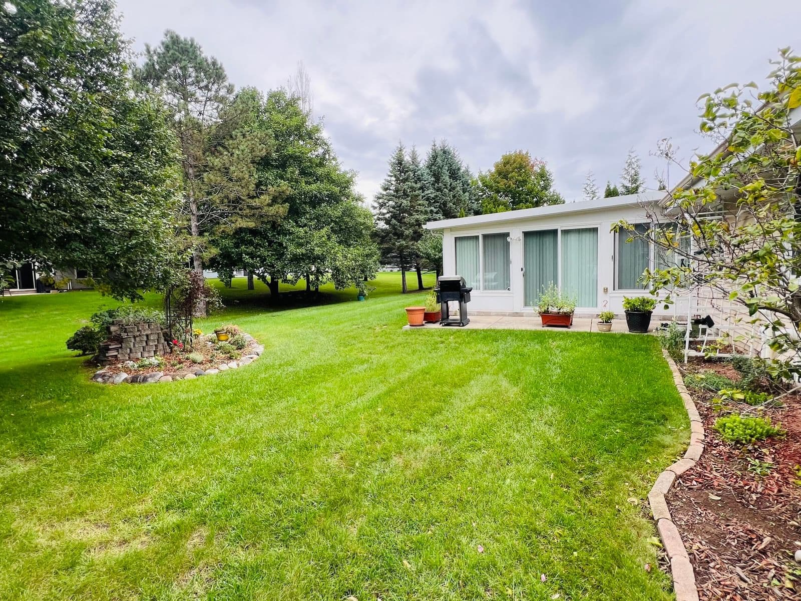 8815 Castle Ct, Franklin, WI 53132 3