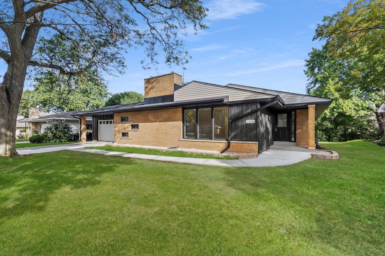 11036 Derby Ave, Wauwatosa, WI 53225