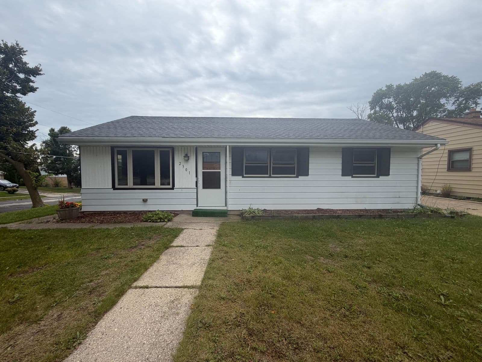 2301 Alvina Ave, Milwaukee, WI 53221