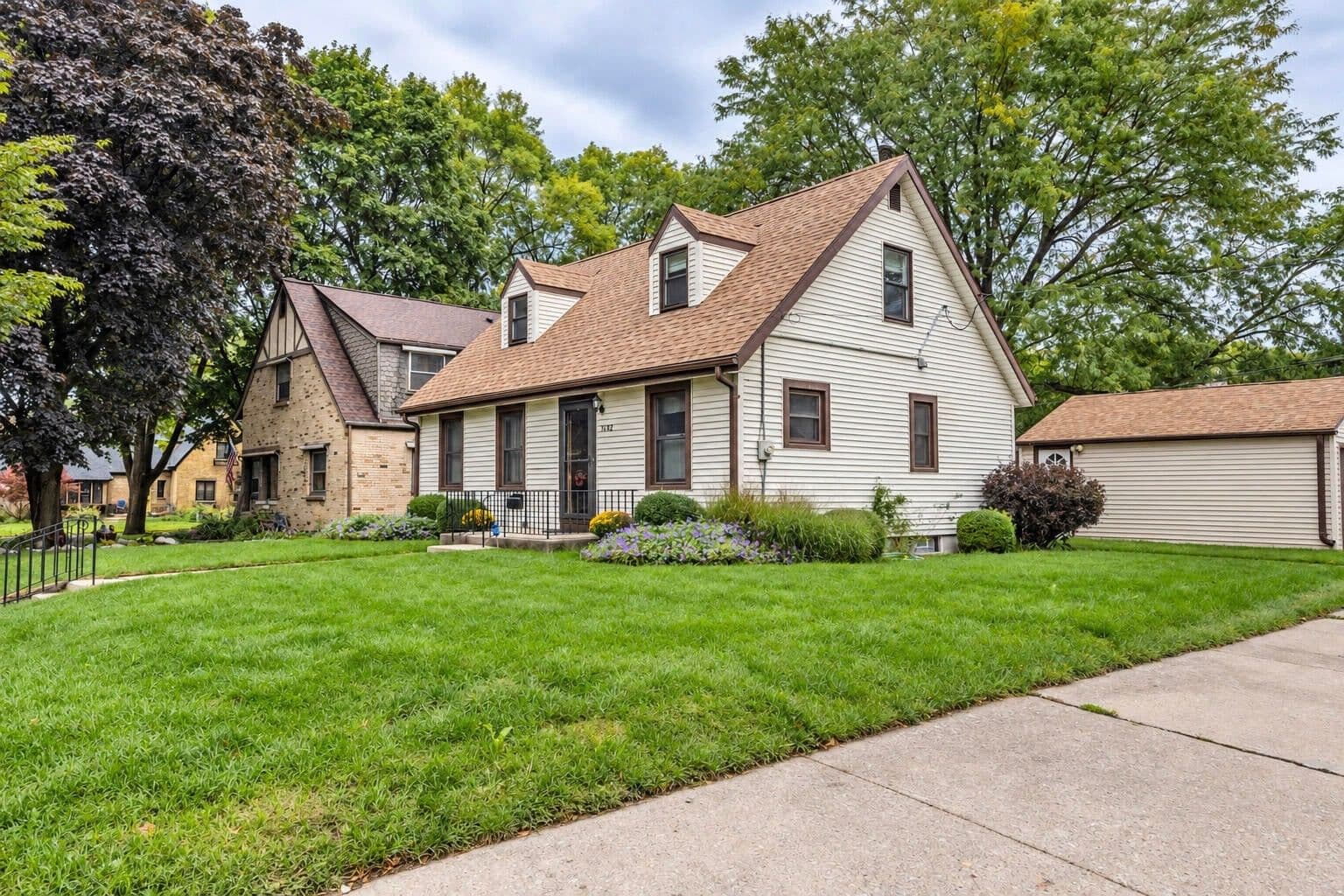 3758 3rd St, Milwaukee, WI 53207 2