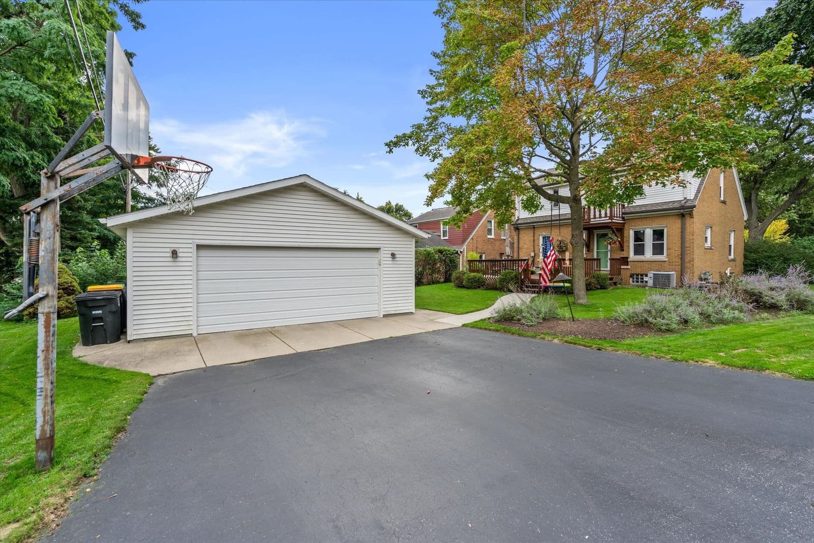 2380 115th St, Wauwatosa, WI 53226 3