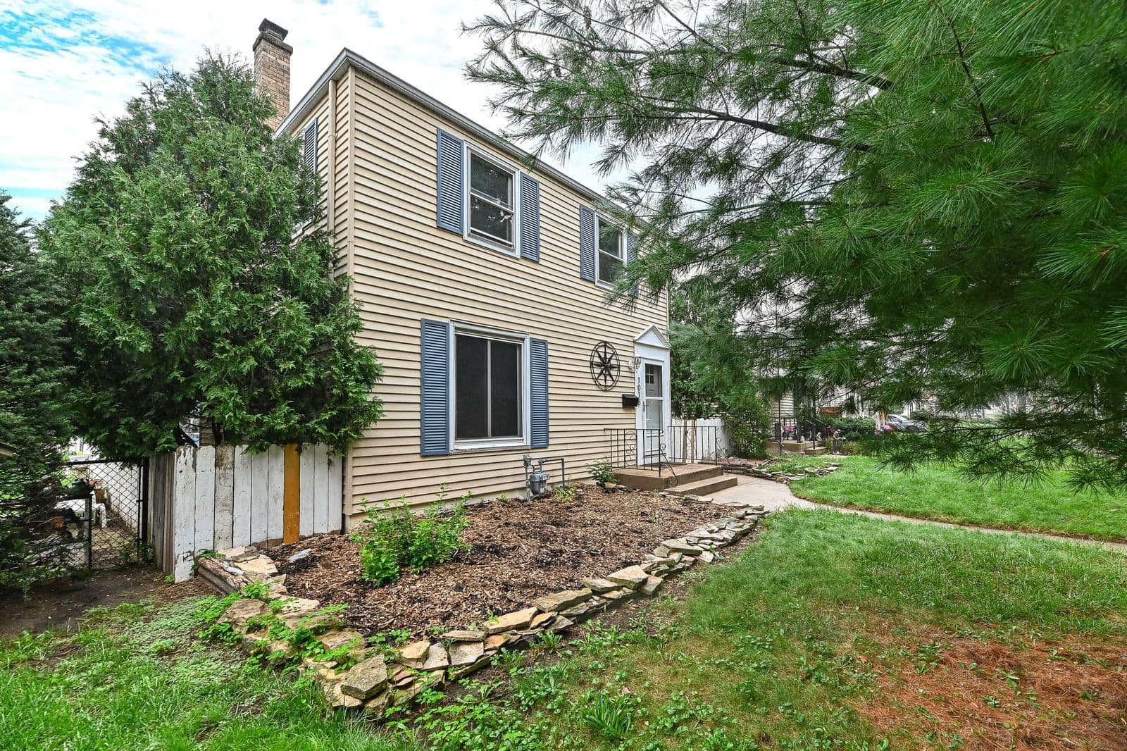1018 Wilbur Ave, Milwaukee, WI 53207 2