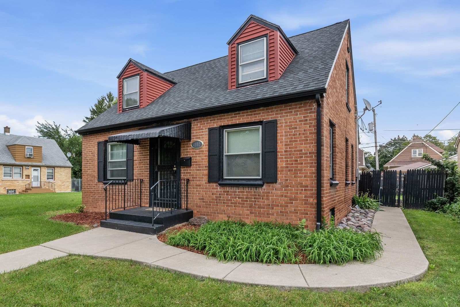 4530 42nd St, Milwaukee, WI 53209