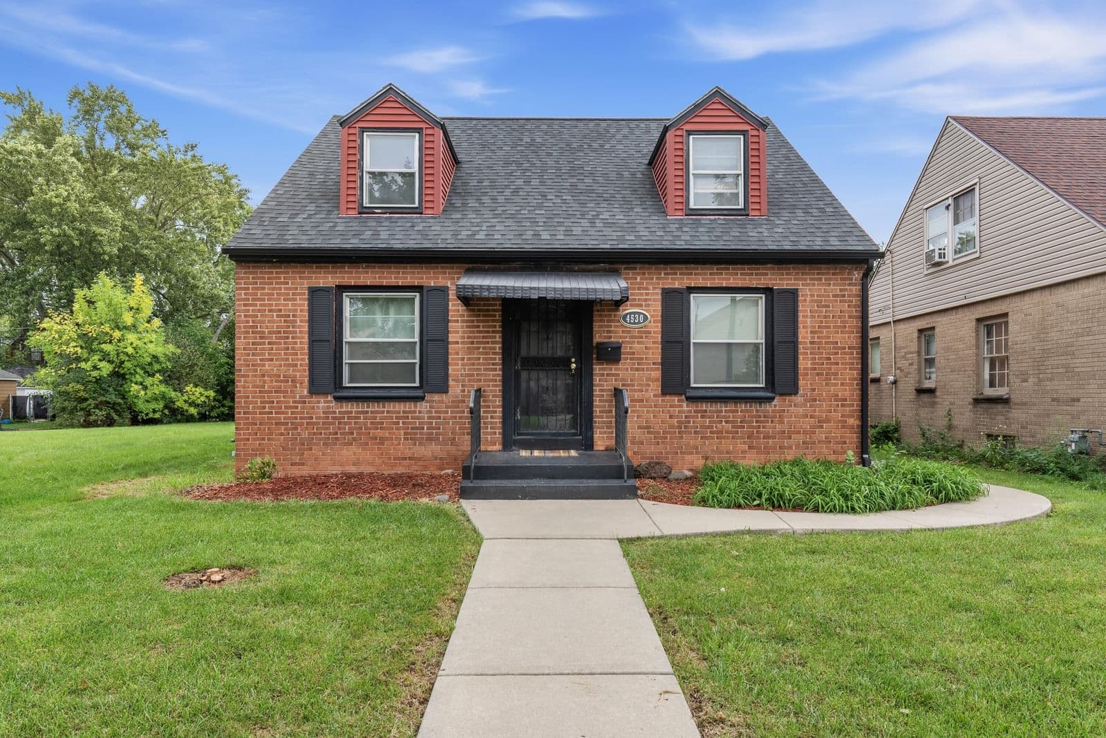 4530 42nd St, Milwaukee, WI 53209 2