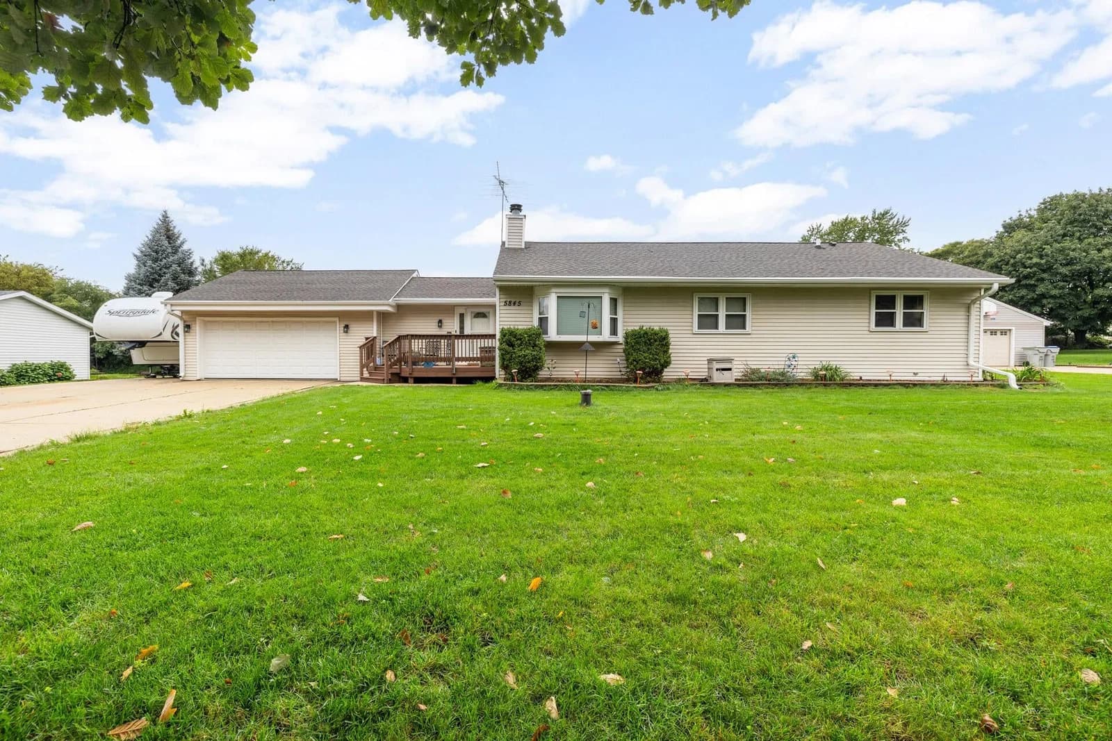 5845 119th St, Milwaukee, WI 53225
