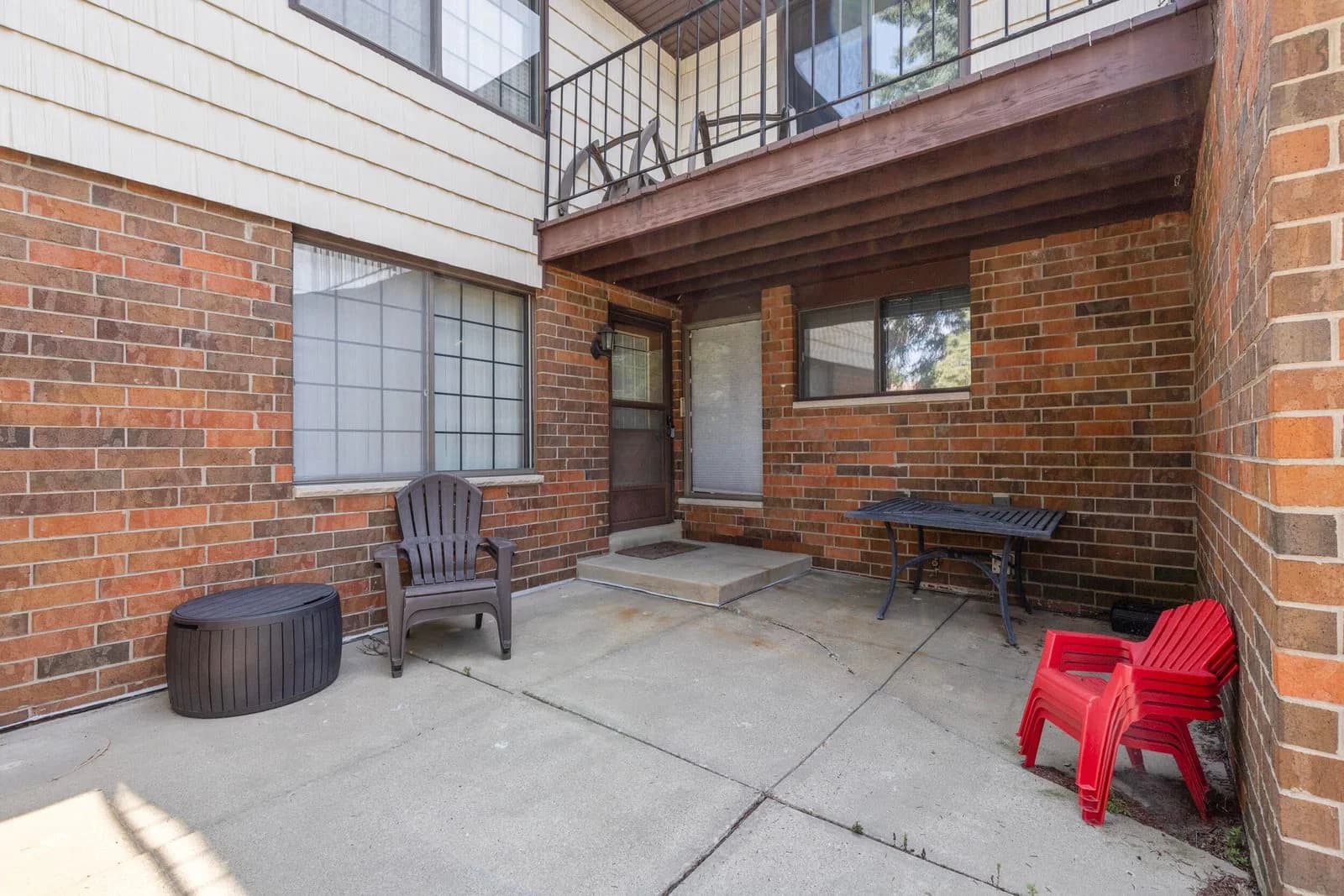 8122 Legend Dr, Franklin, WI 53132 2