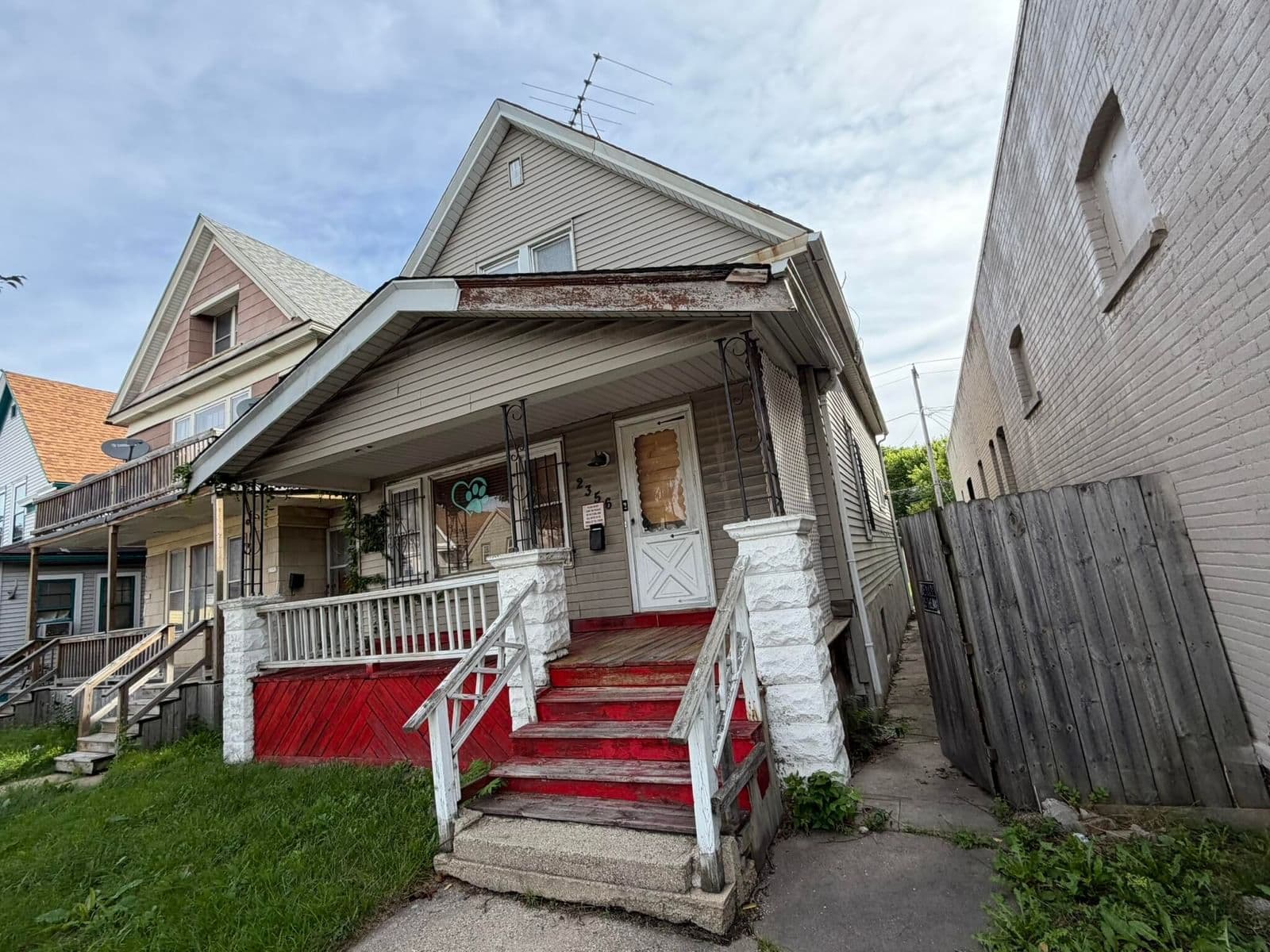 2356 13th St, Milwaukee, WI 53215 2