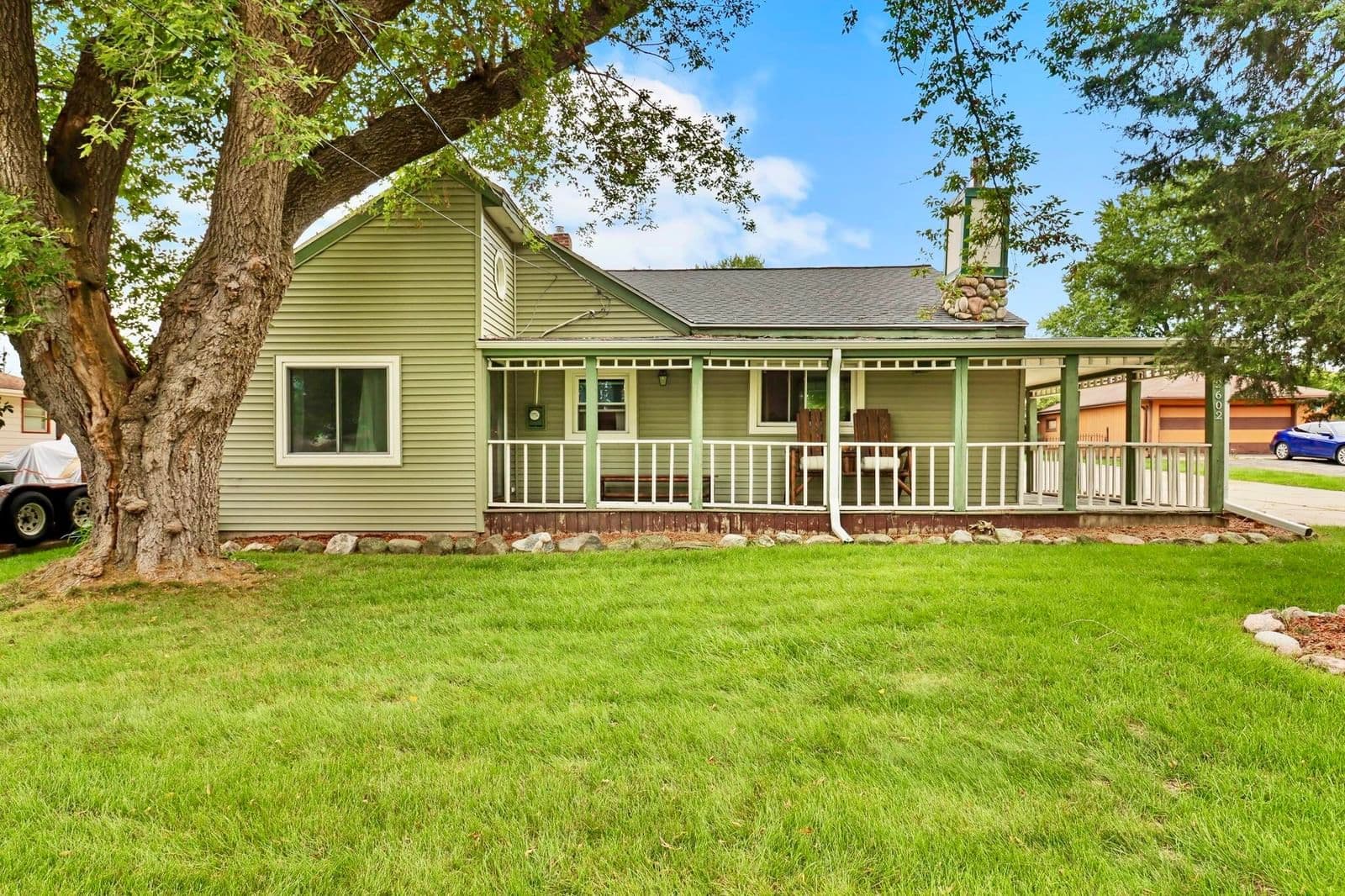 2602 Mangold Ave, Milwaukee, WI 53221