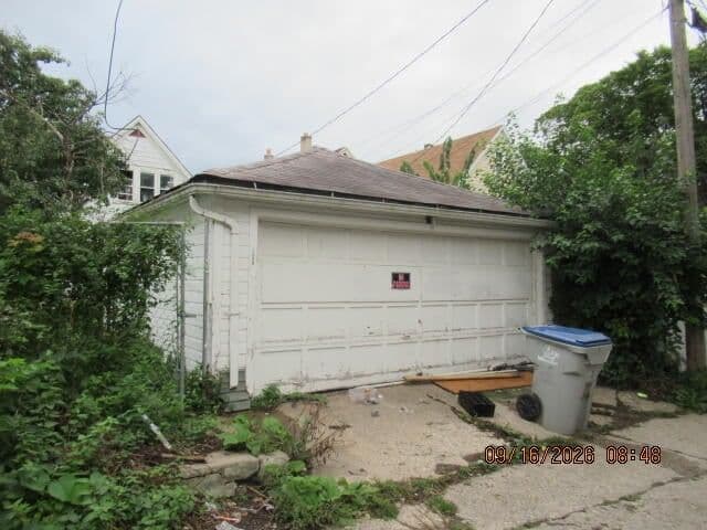 2424 Maple St 4