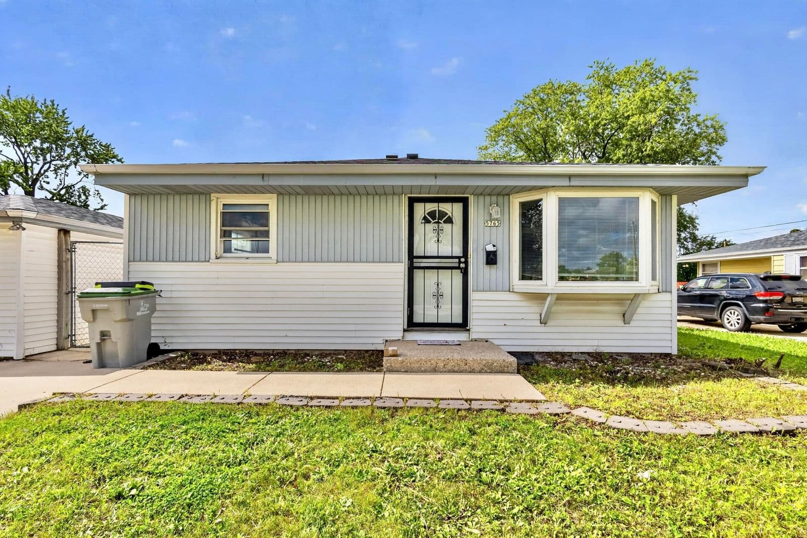 5765 89th St, Milwaukee, WI 53225