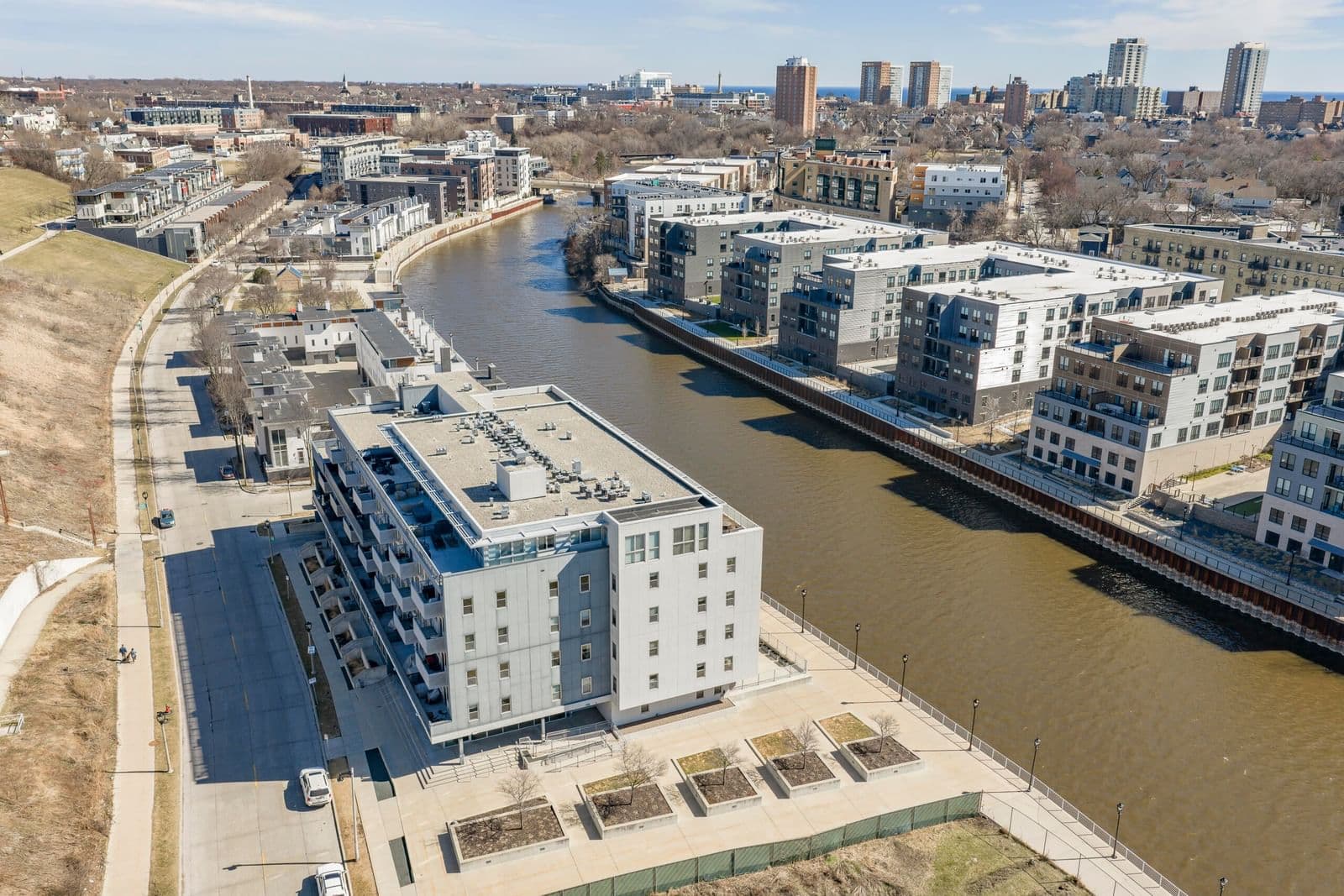 1902 Commerce St, Milwaukee, WI 53212