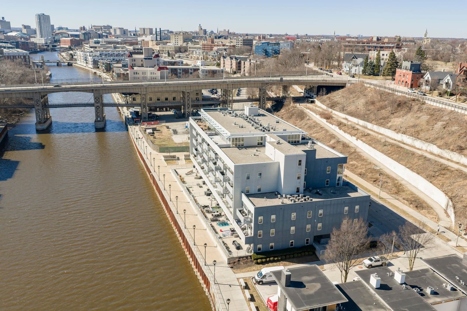1902 Commerce St, Milwaukee, WI 53212 2