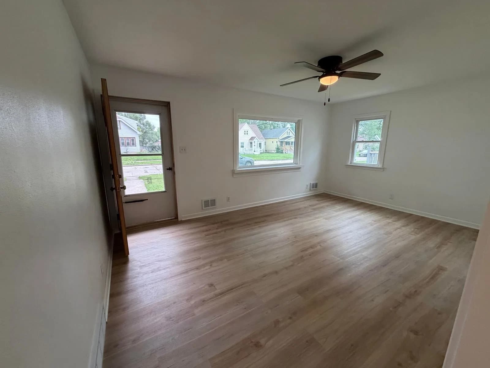4441 65th St, Milwaukee, WI 53218 3