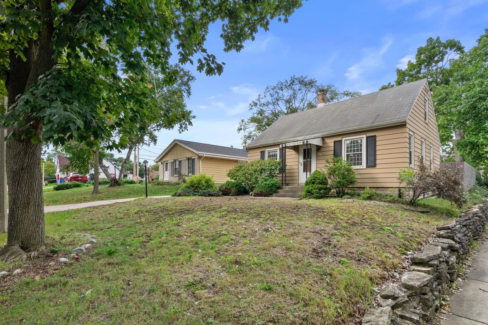 501 113th St, Wauwatosa, WI 53226