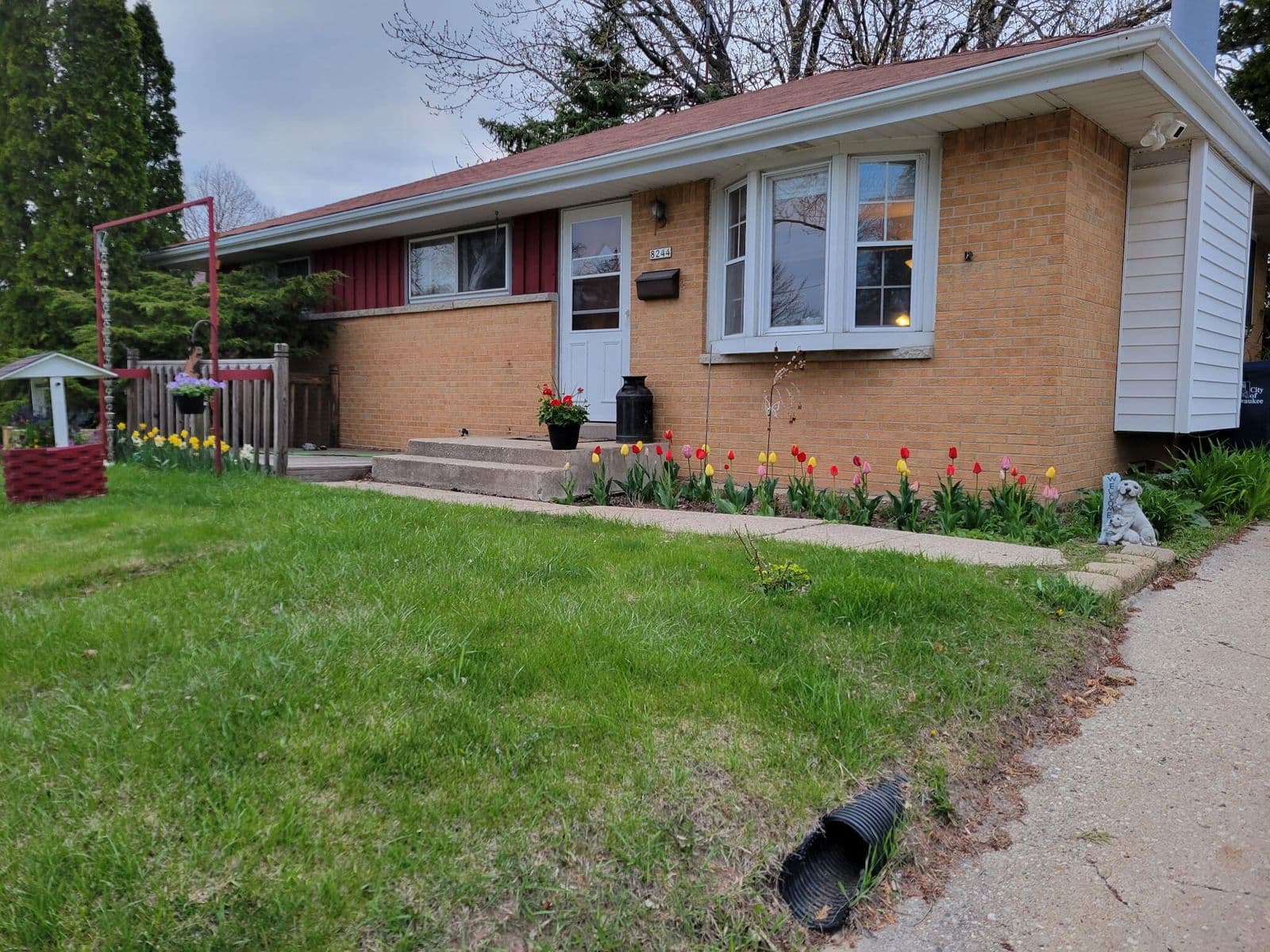 8244 Acacia St, Milwaukee, WI 53223 2