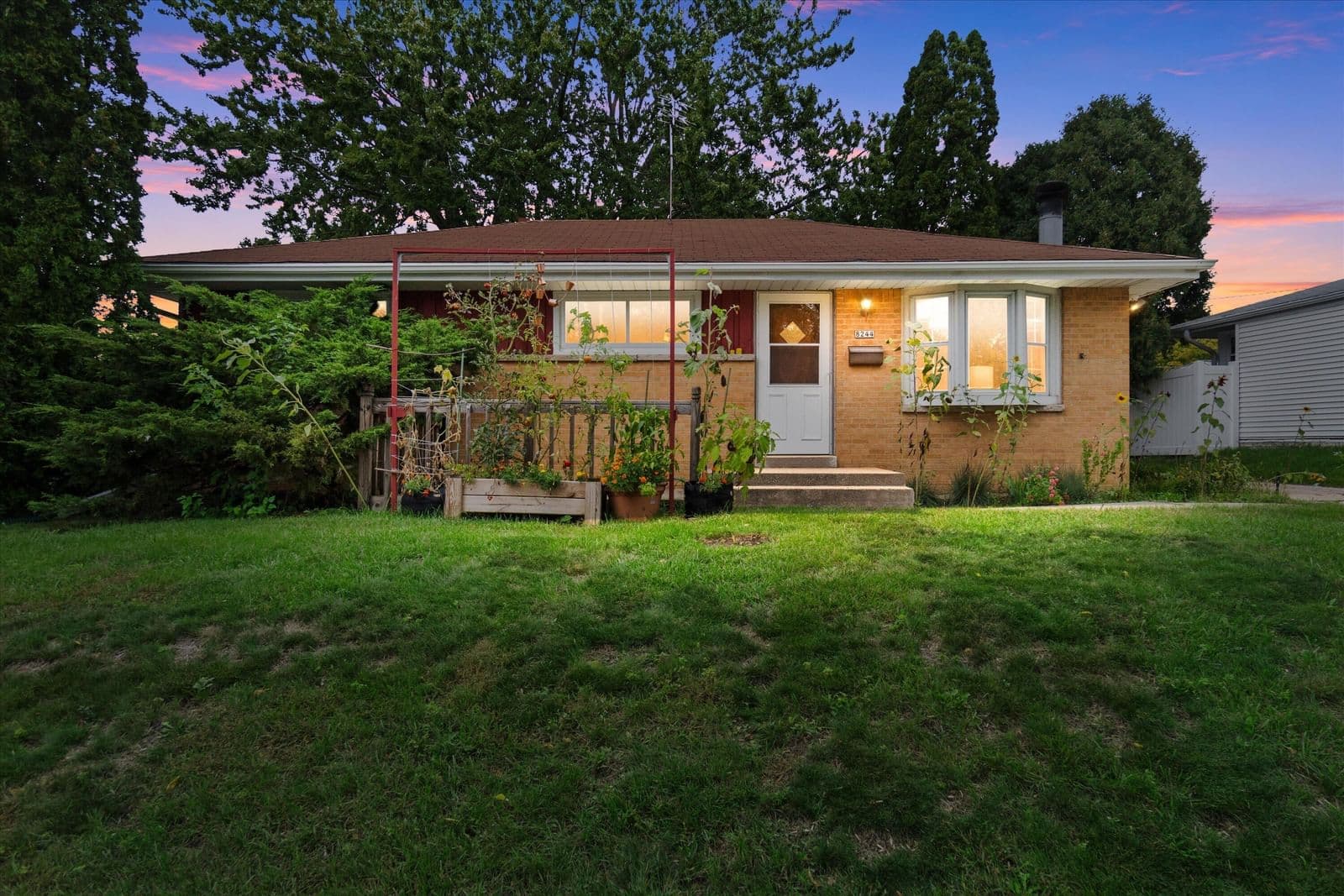 8244 Acacia St, Milwaukee, WI 53223
