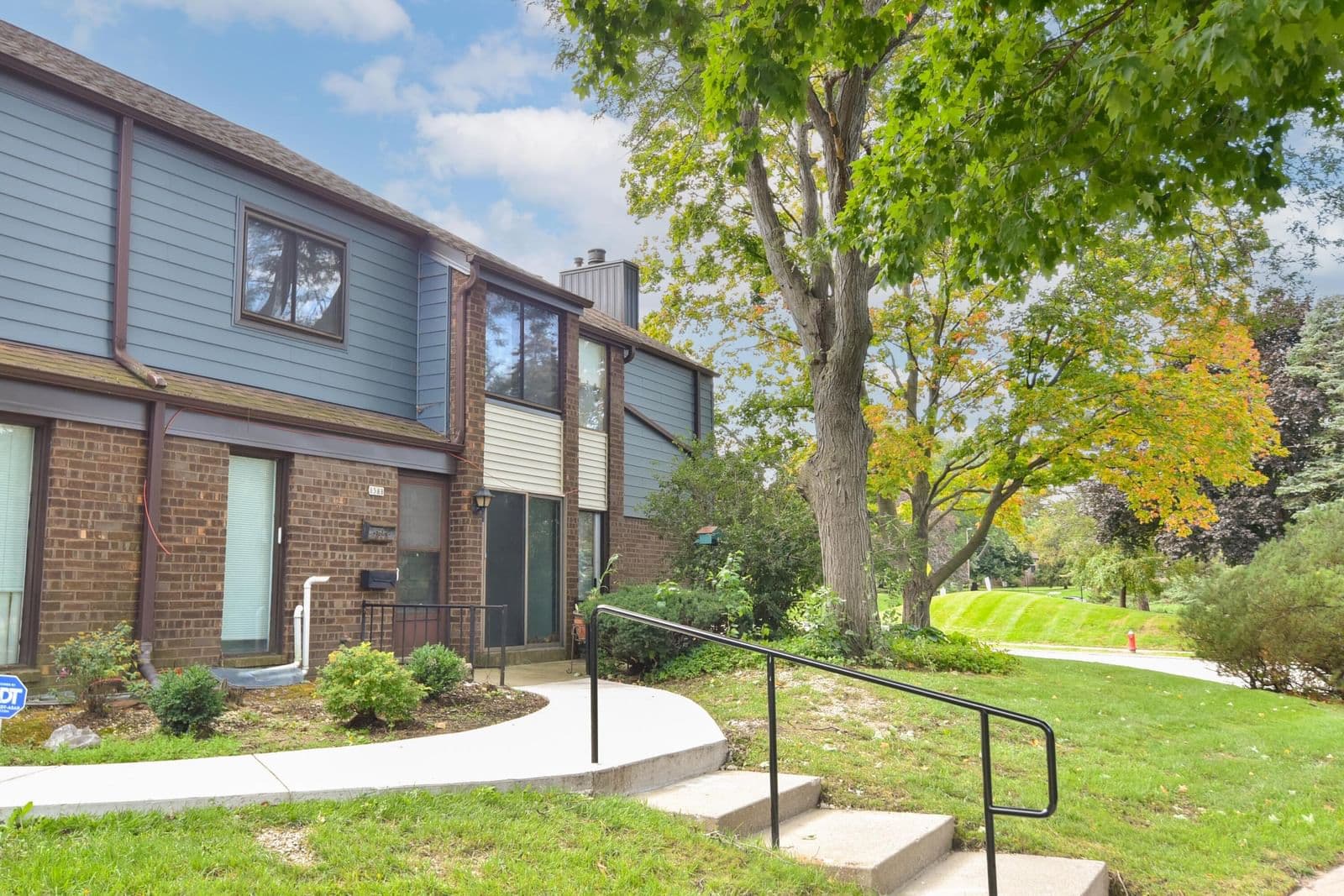 8588 Servite Dr, Milwaukee, WI 53223