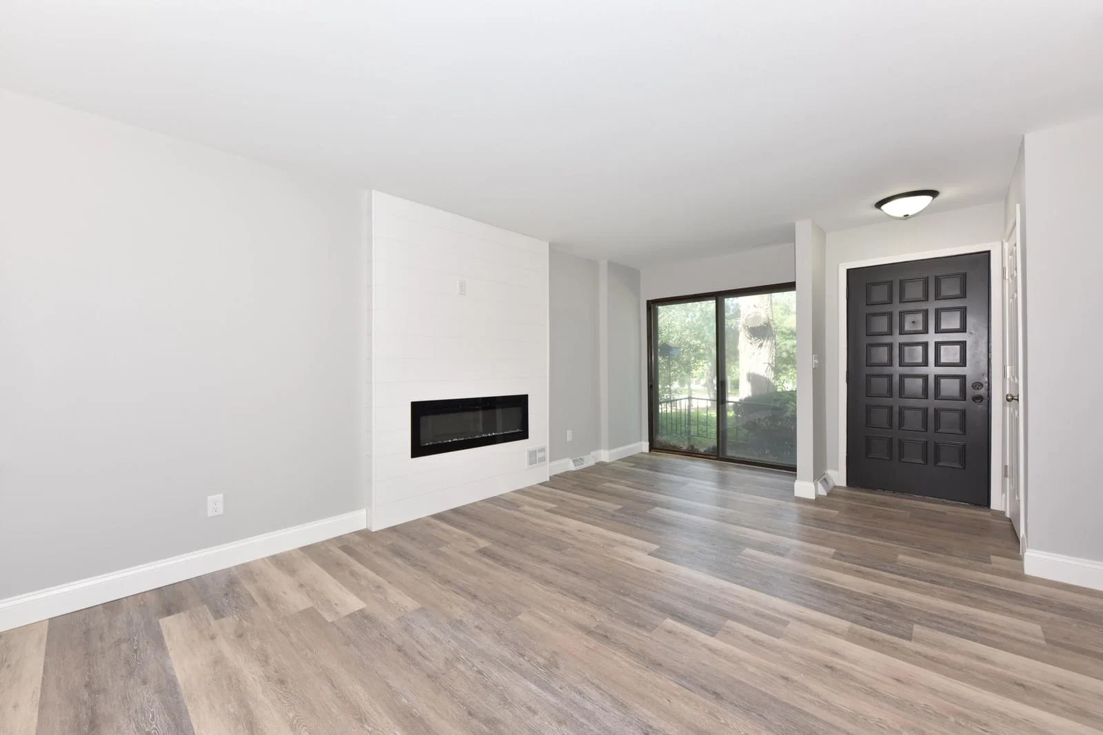 8588 Servite Dr, Milwaukee, WI 53223 3